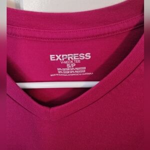 Express Small S Pink V-Neck T-shirt